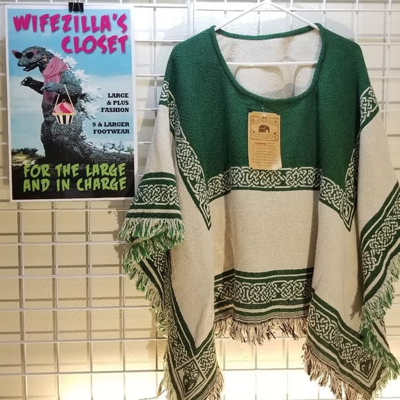 The Rug Barn Green & White Cotton Jacquard Poncho